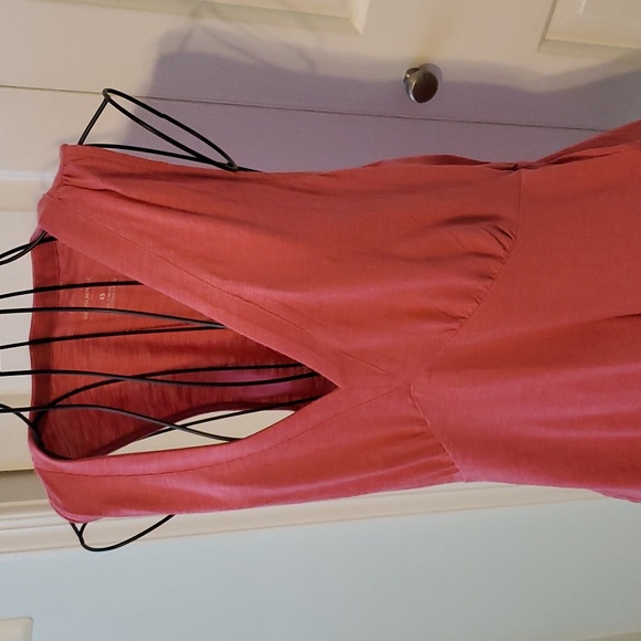 Peplum Style V-neck Tank Top - Picture 5 of 10